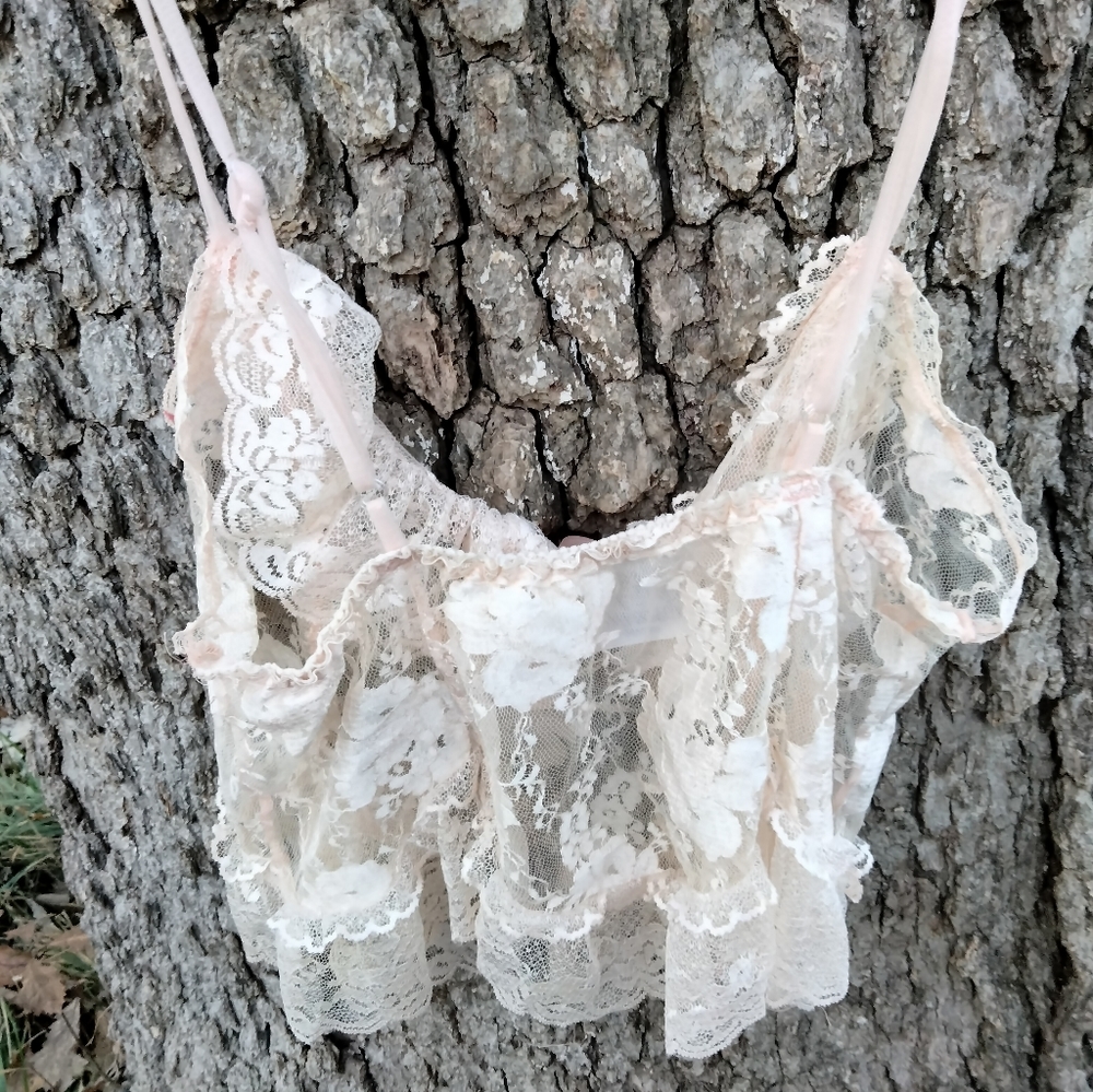 ⬇️ Price Drop!⬇️ SG Escante Camisole in size M - Picture 2 of 4
